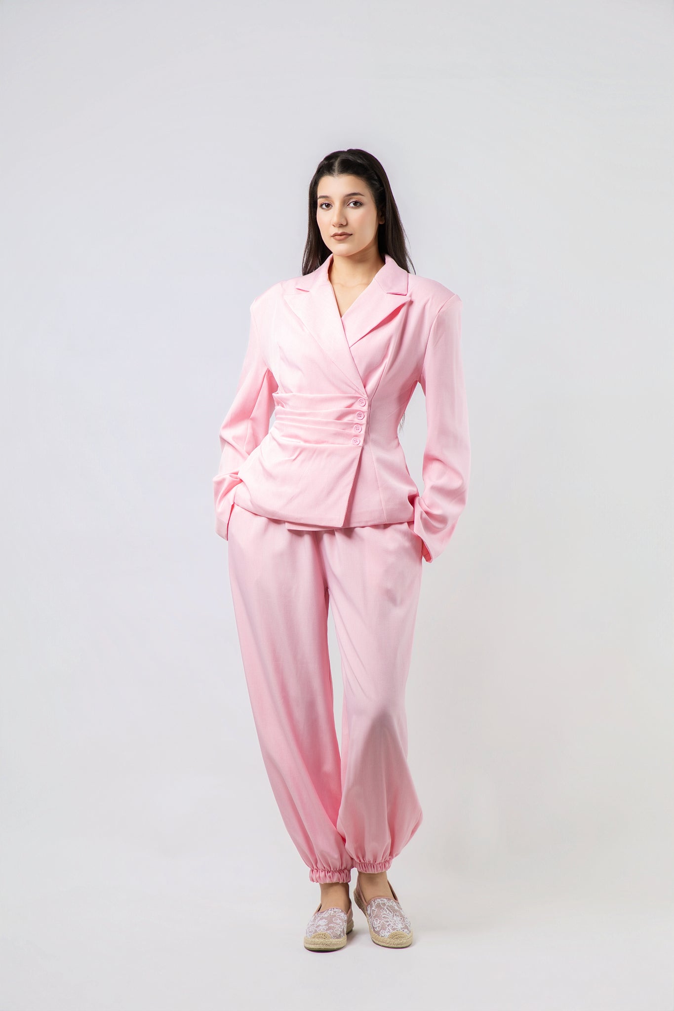 Ensemble Tailleur Moderne à Finition Plissée