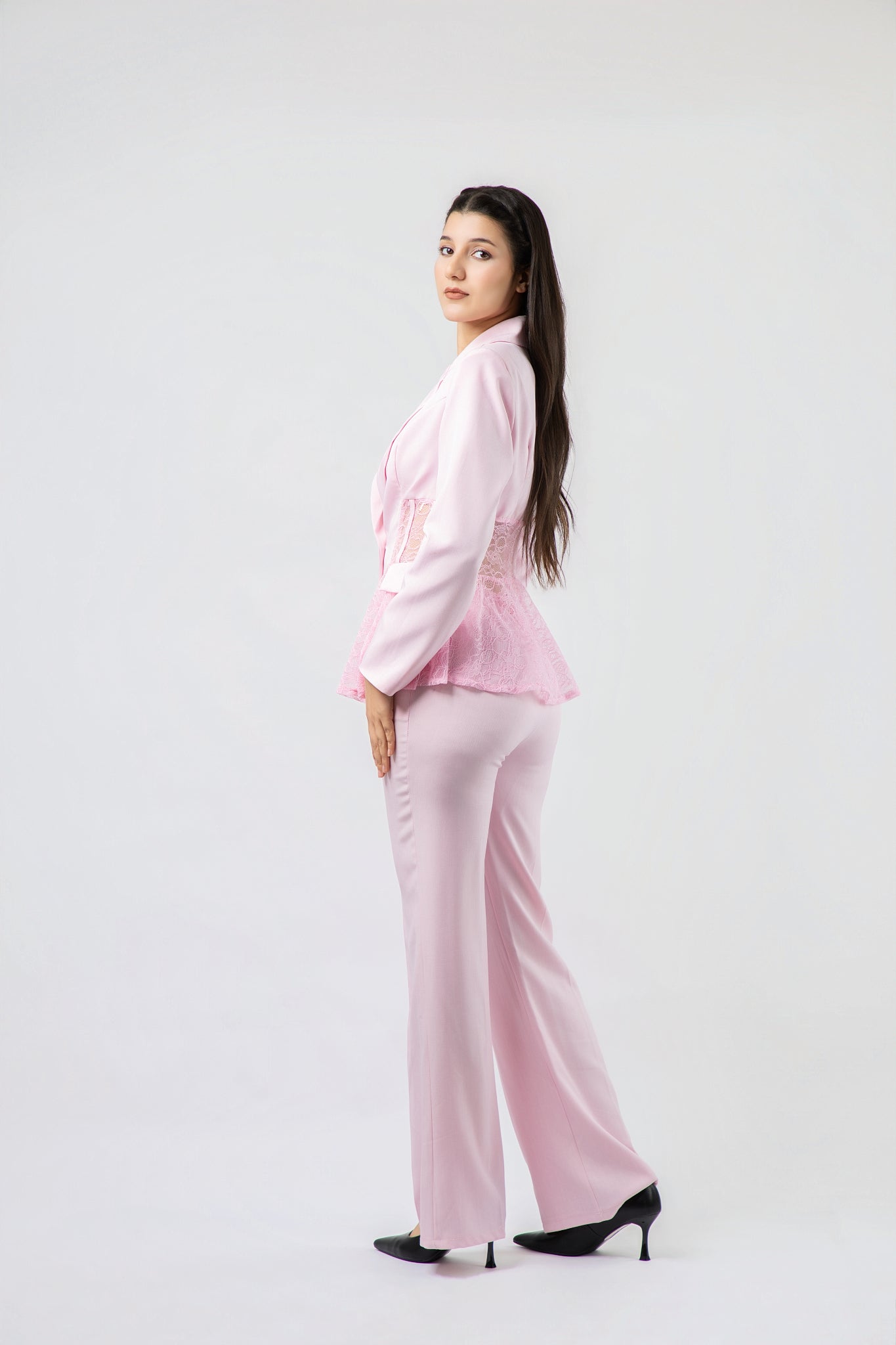 Ensemble Tailleur Pantalon à Détails Dentelle