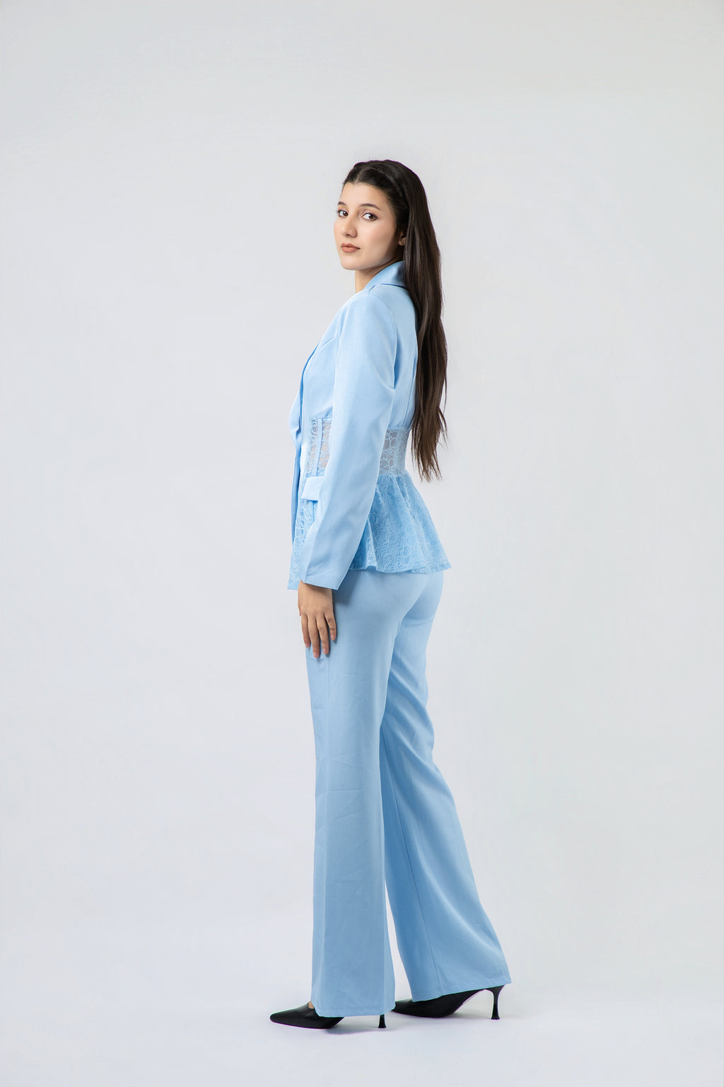 Ensemble Tailleur Pantalon à Détails Dentelle