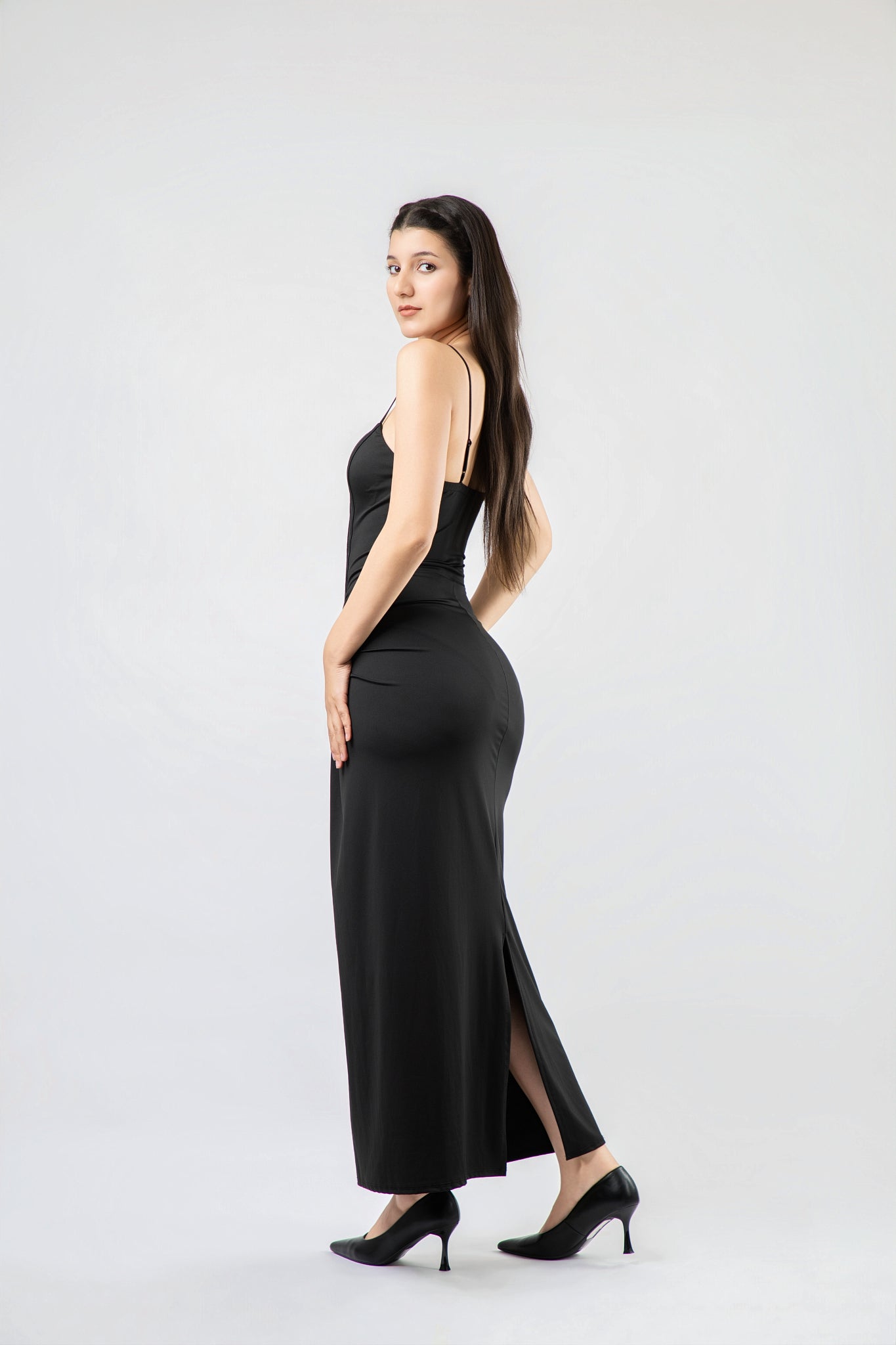 Robe Longue Corsetée à Drapé Élégant