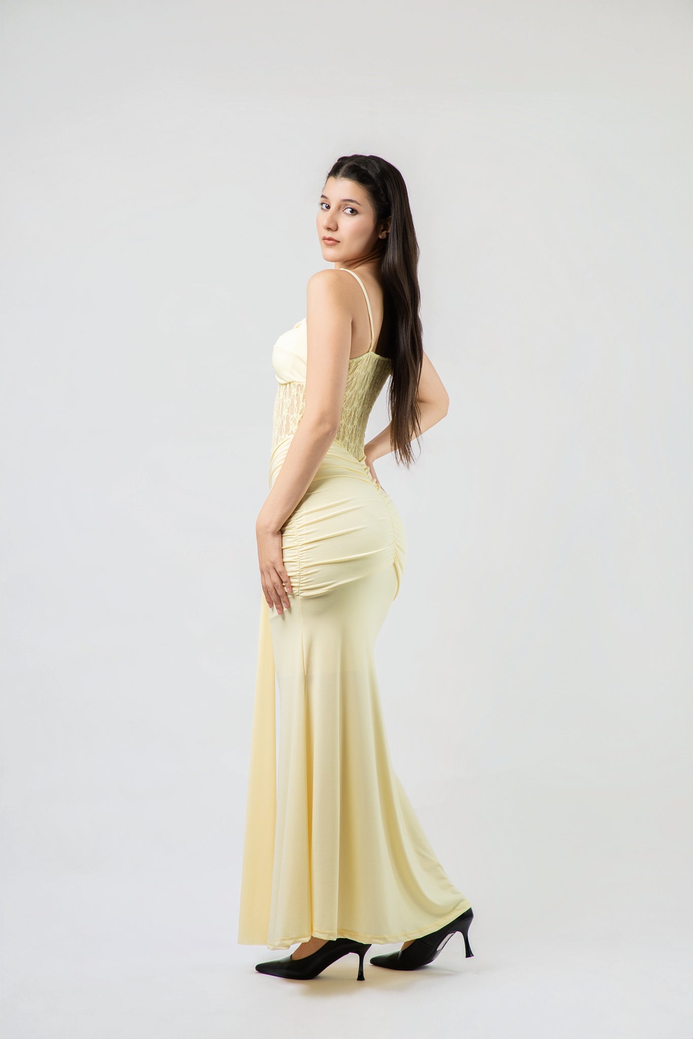 Robe de Soirée Sirène à Détails Dentelle