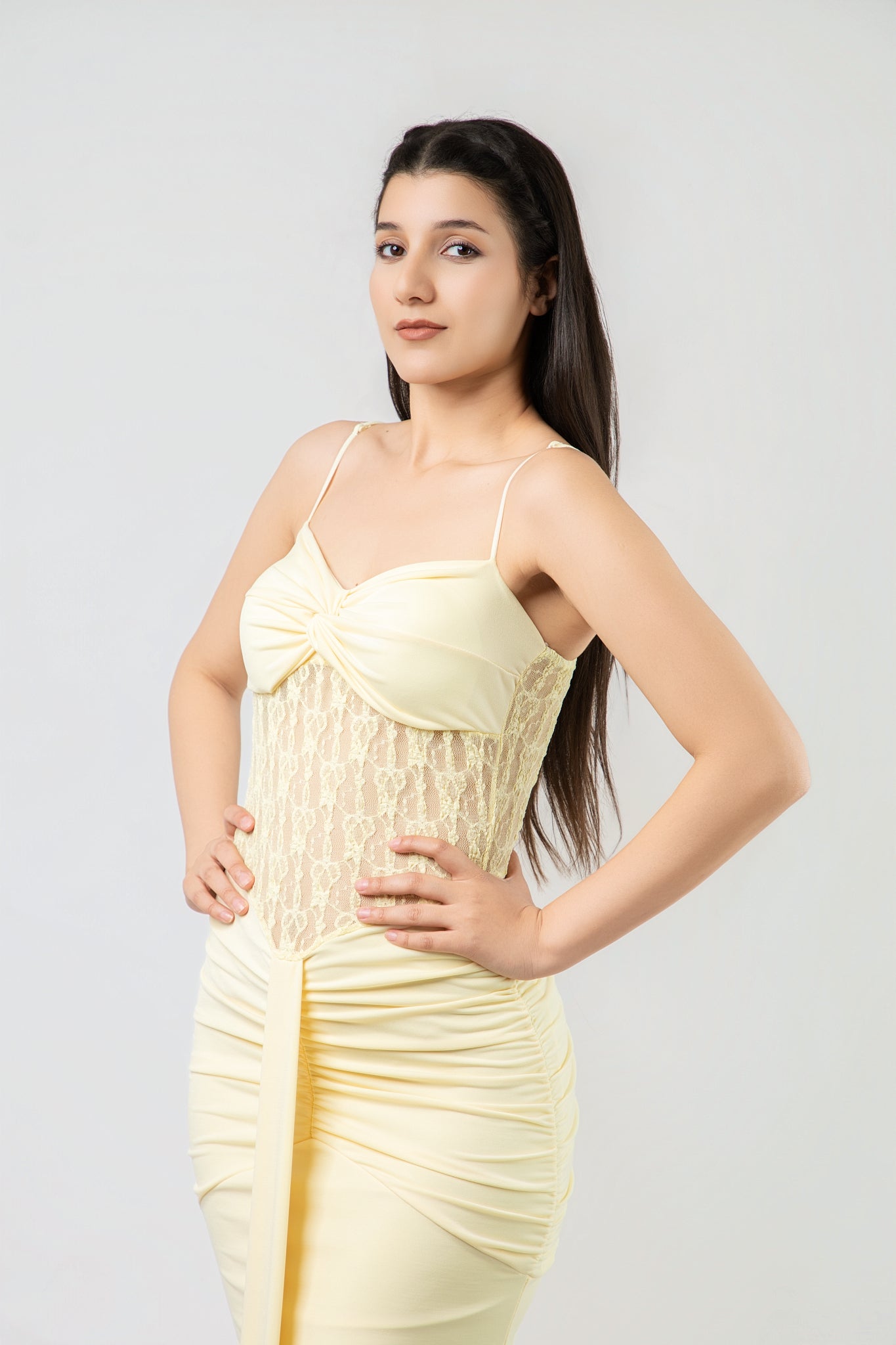 Robe de Soirée Sirène à Détails Dentelle
