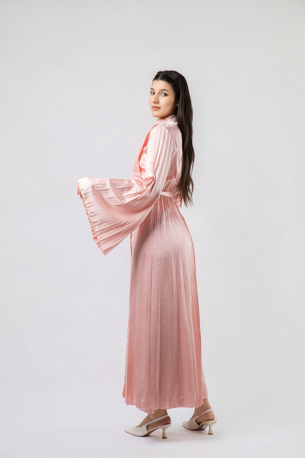 Robe Longue Satinée à Détails Plissés