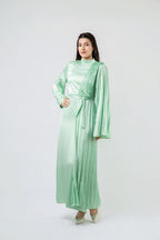 Robe Longue Satinée à Détails Plissés