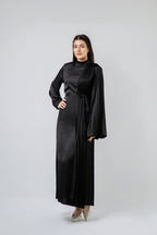 Robe Longue Satinée à Détails Plissés