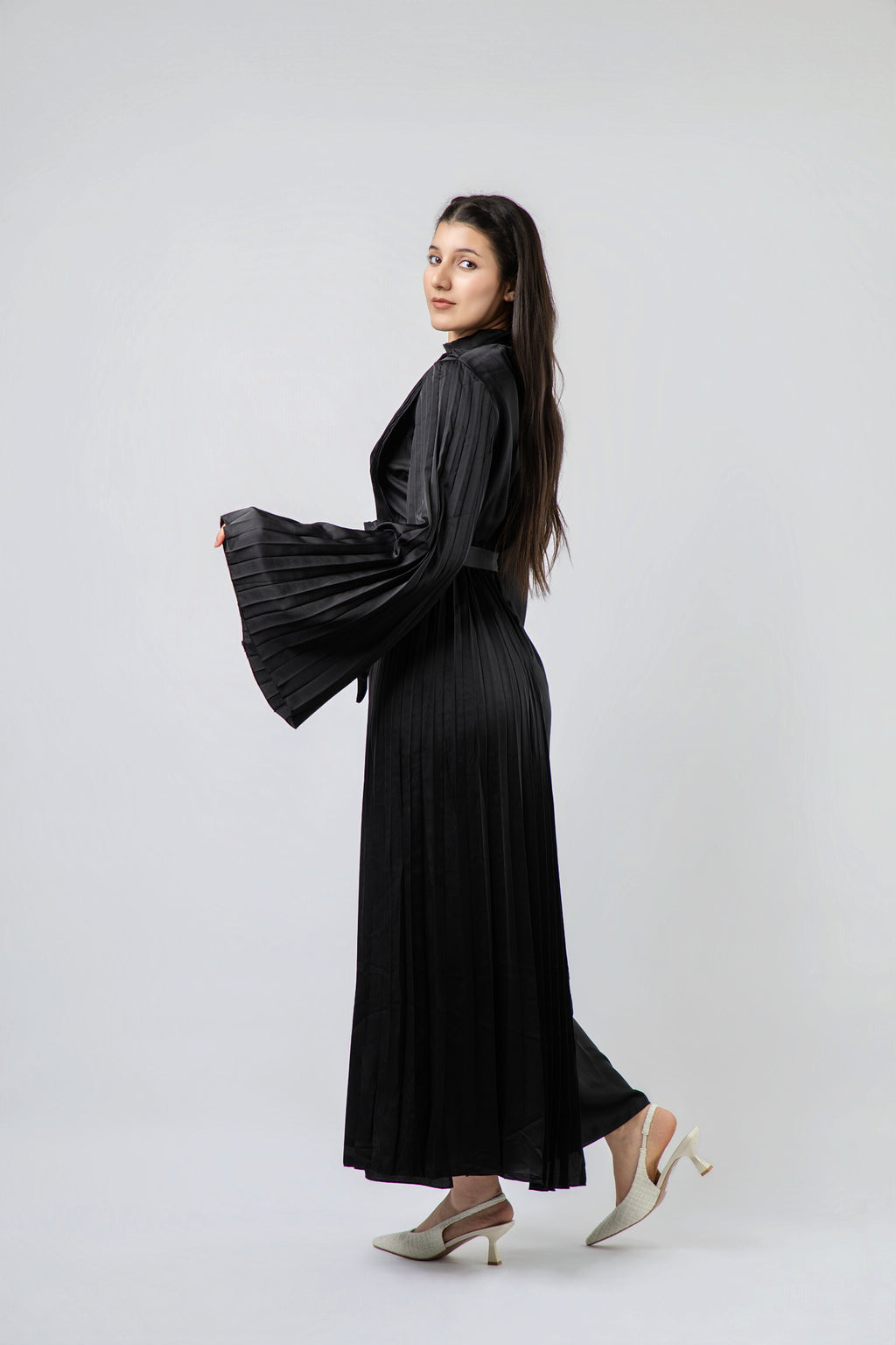 Robe Longue Satinée à Détails Plissés