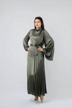 Robe Longue Satinée à Détails Plissés