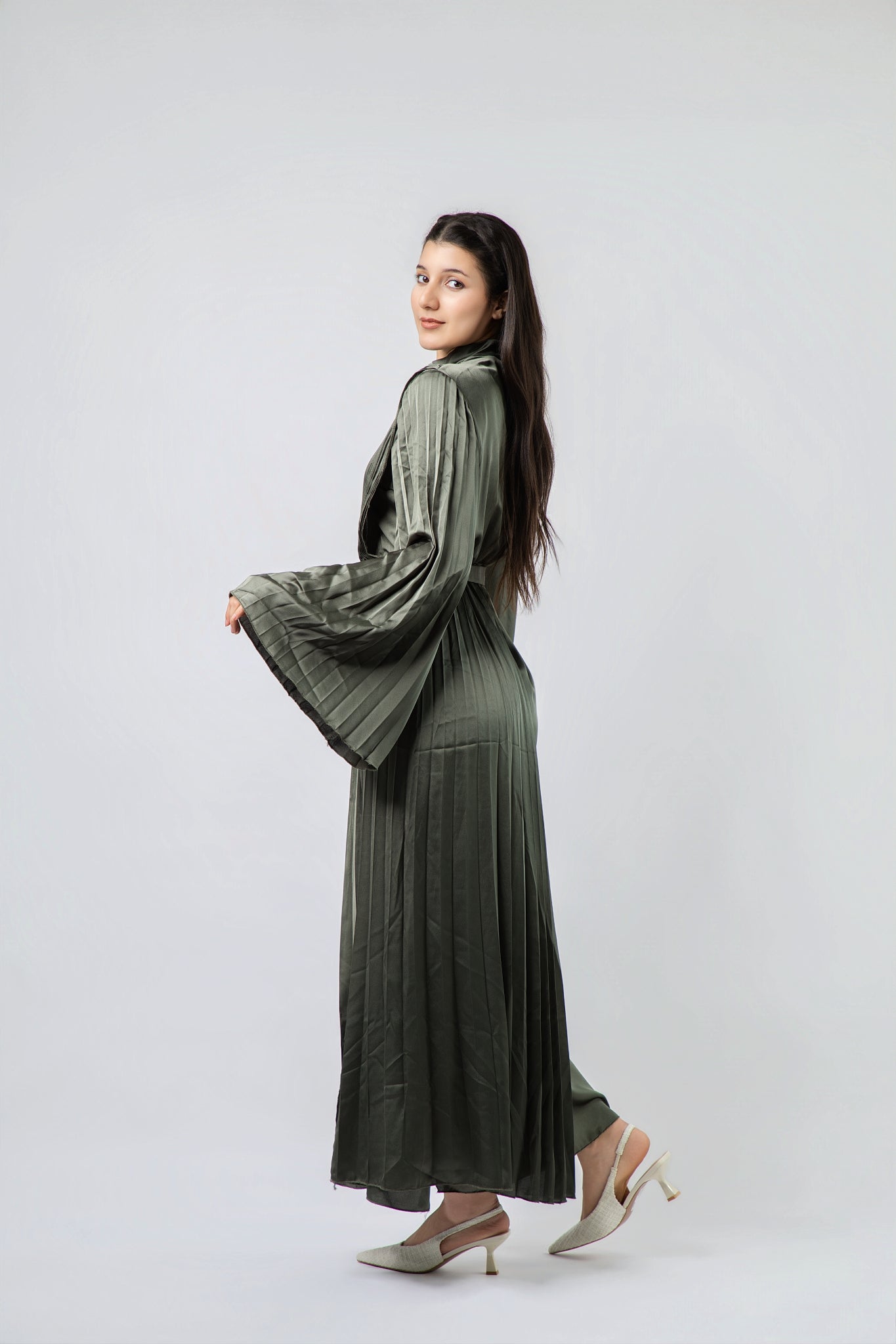 Robe Longue Satinée à Détails Plissés