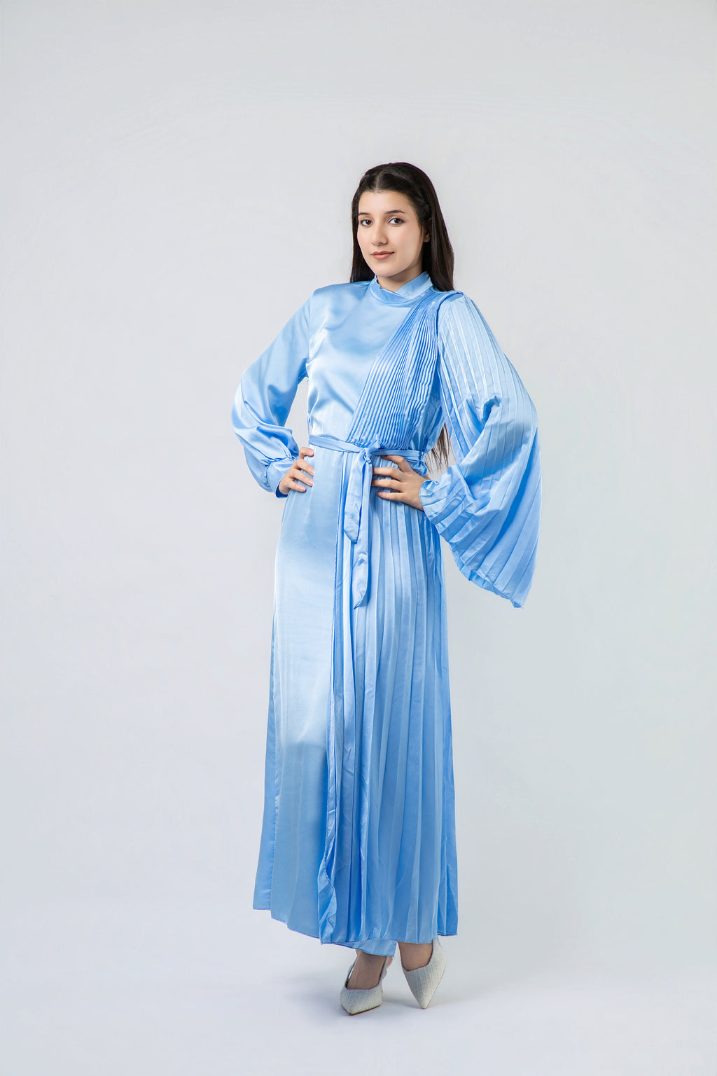 Robe Longue Satinée à Détails Plissés