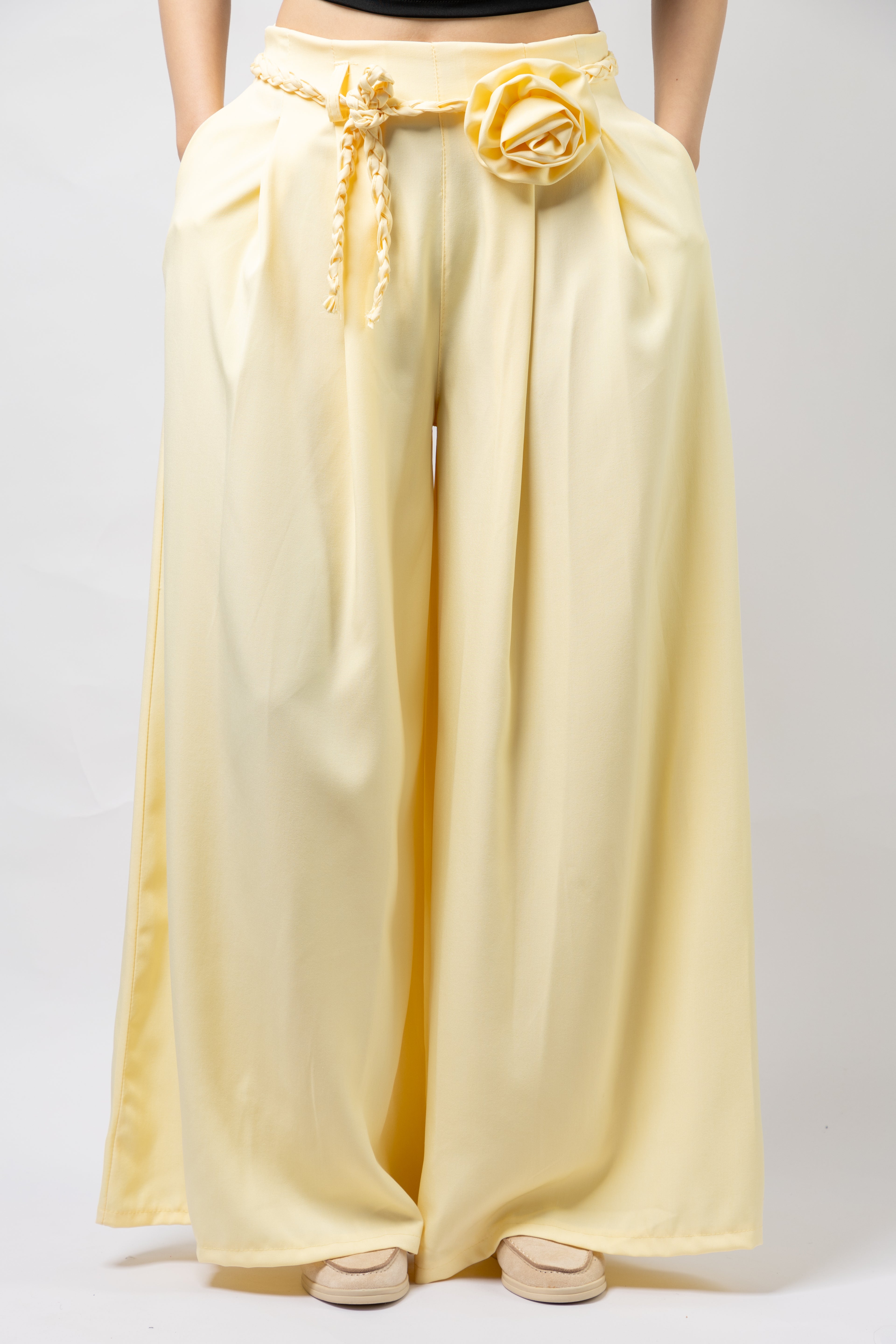 Pantalon Large à Taille Haute avec Détails Artisanaux