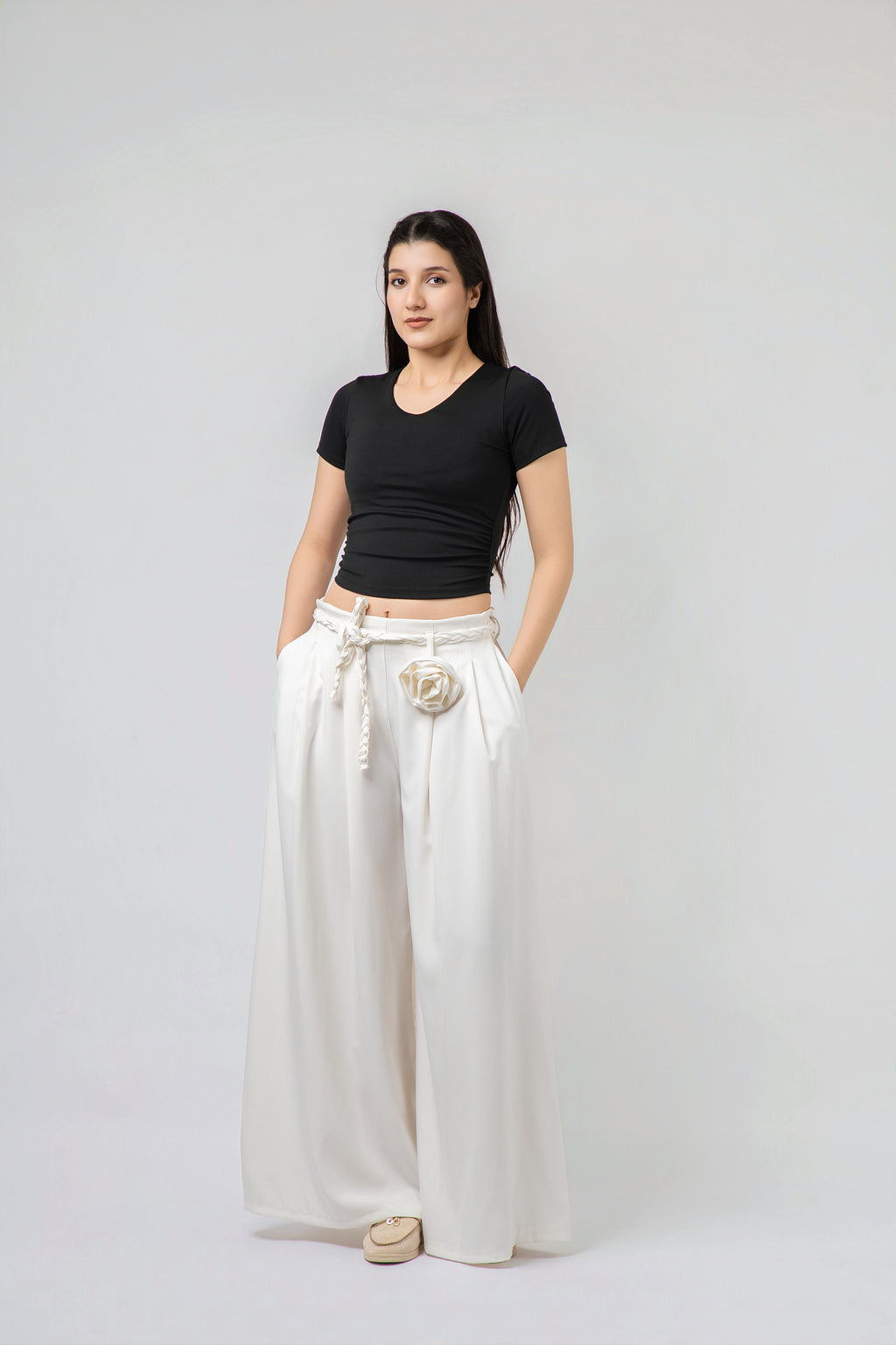 Pantalon Large à Taille Haute avec Détails Artisanaux