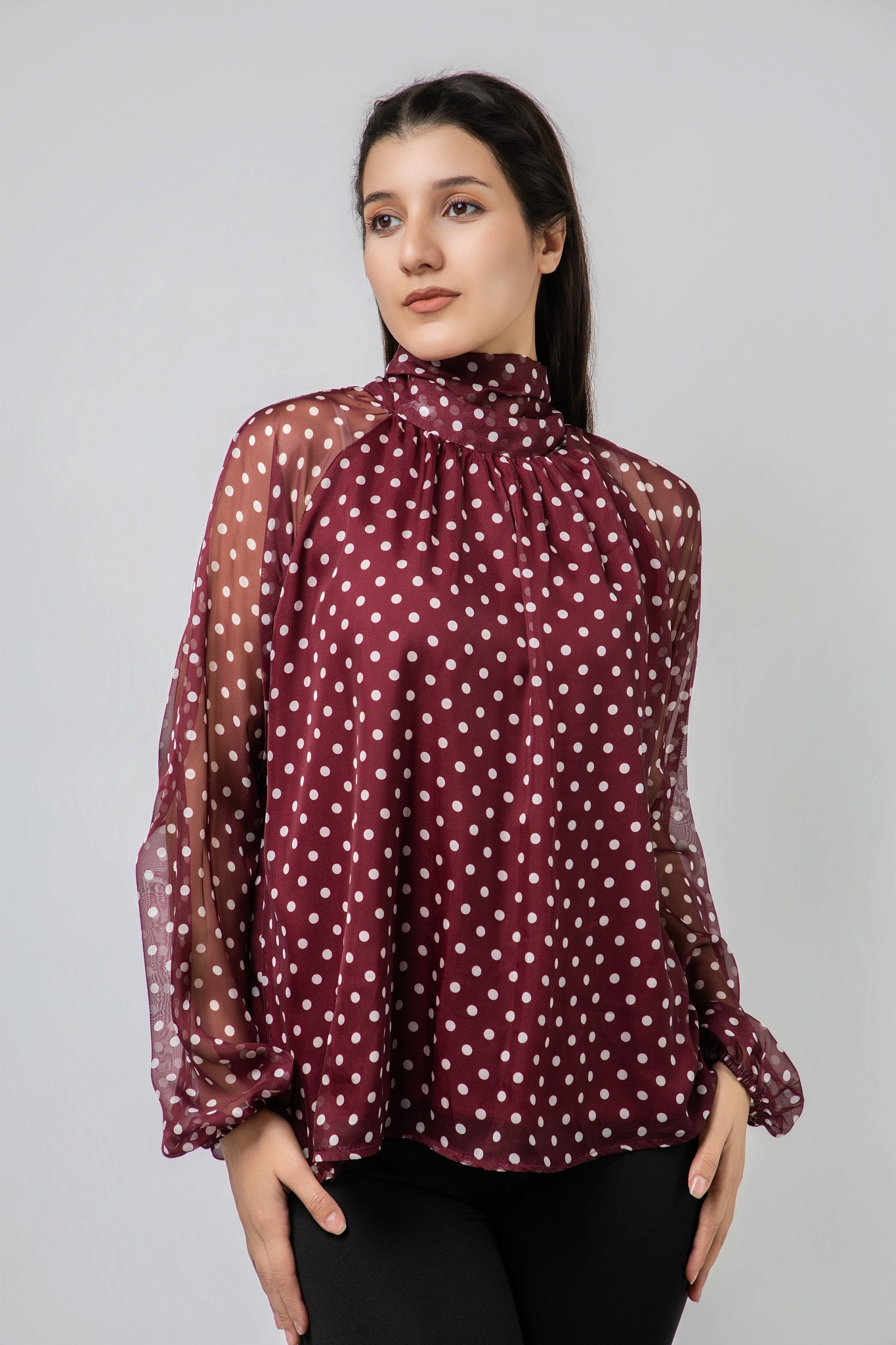 Blouse à Pois en Mousseline Éthérée