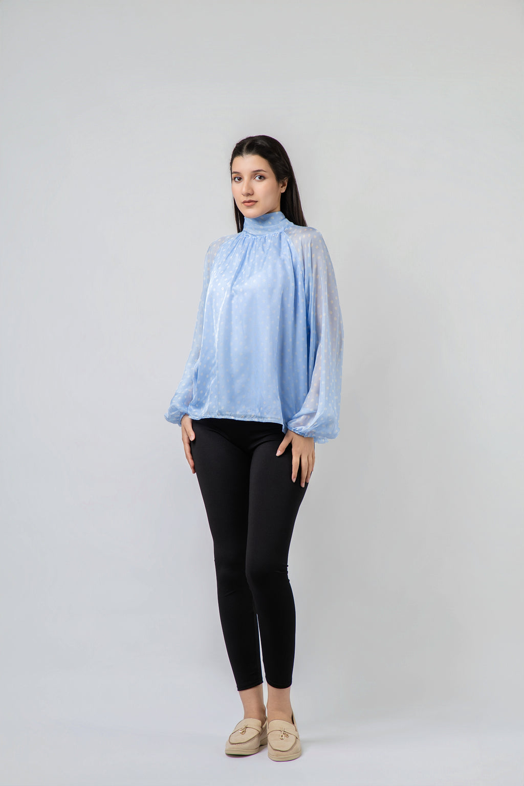 Blouse à Pois en Mousseline Éthérée