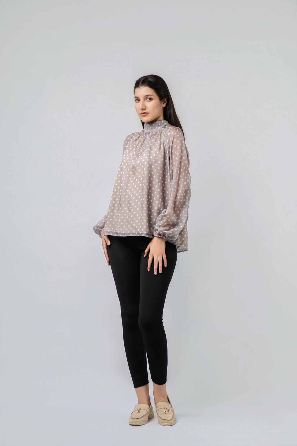 Blouse à Pois en Mousseline Éthérée