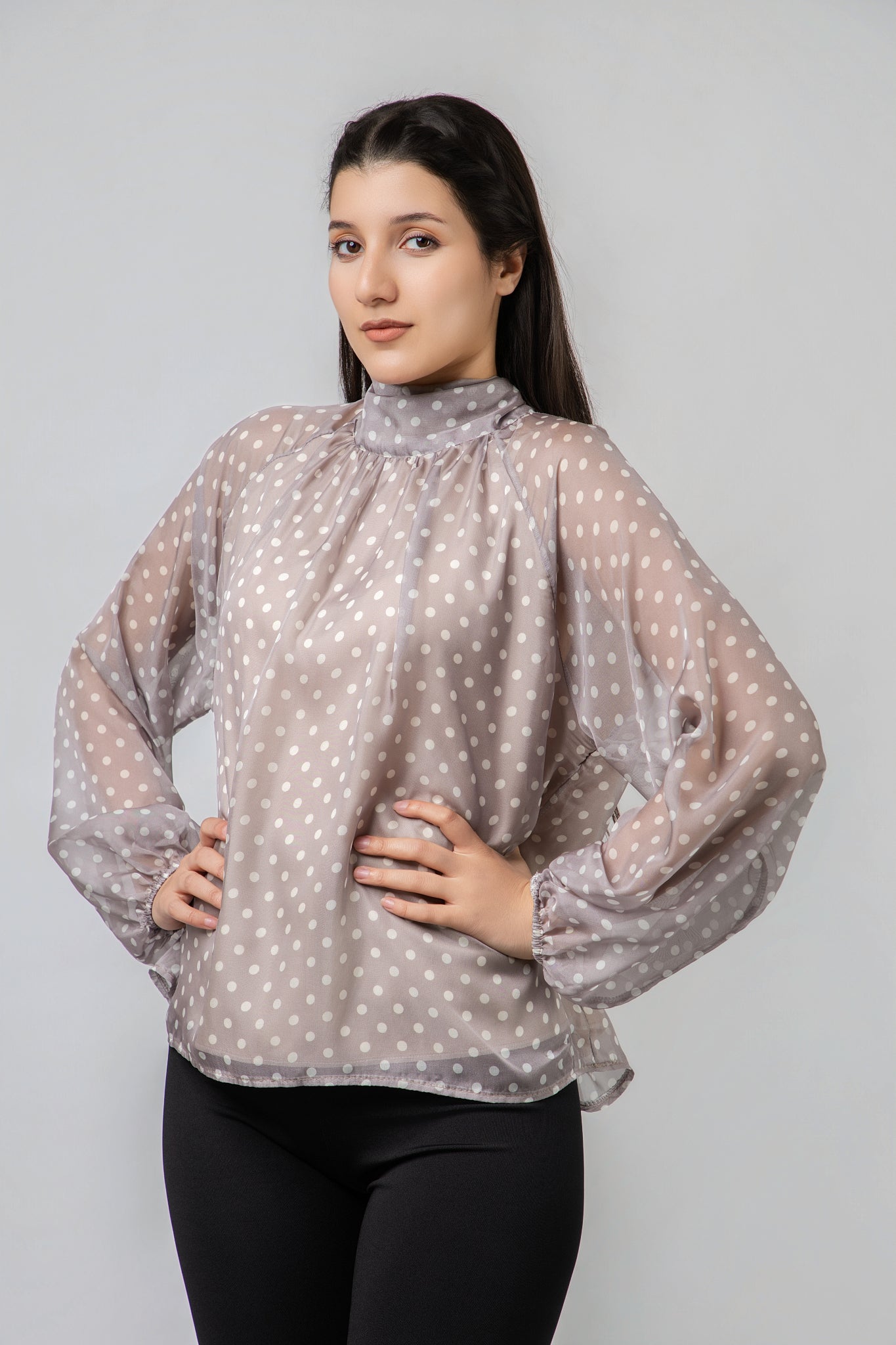Blouse à Pois en Mousseline Éthérée