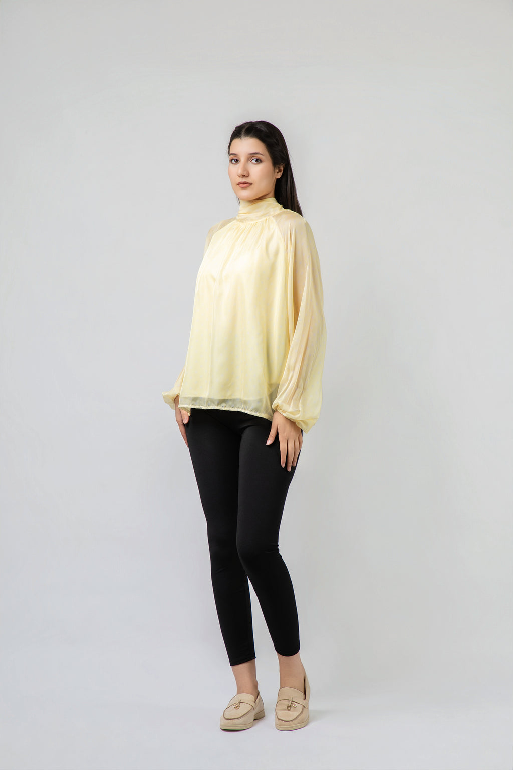 Blouse à Pois en Mousseline Éthérée