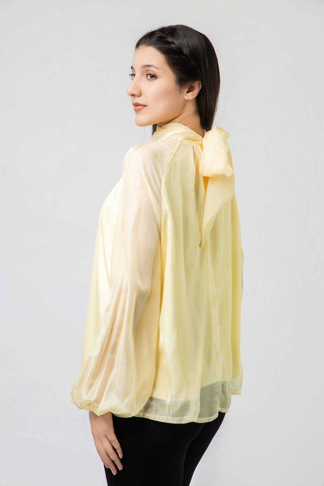Blouse à Pois en Mousseline Éthérée
